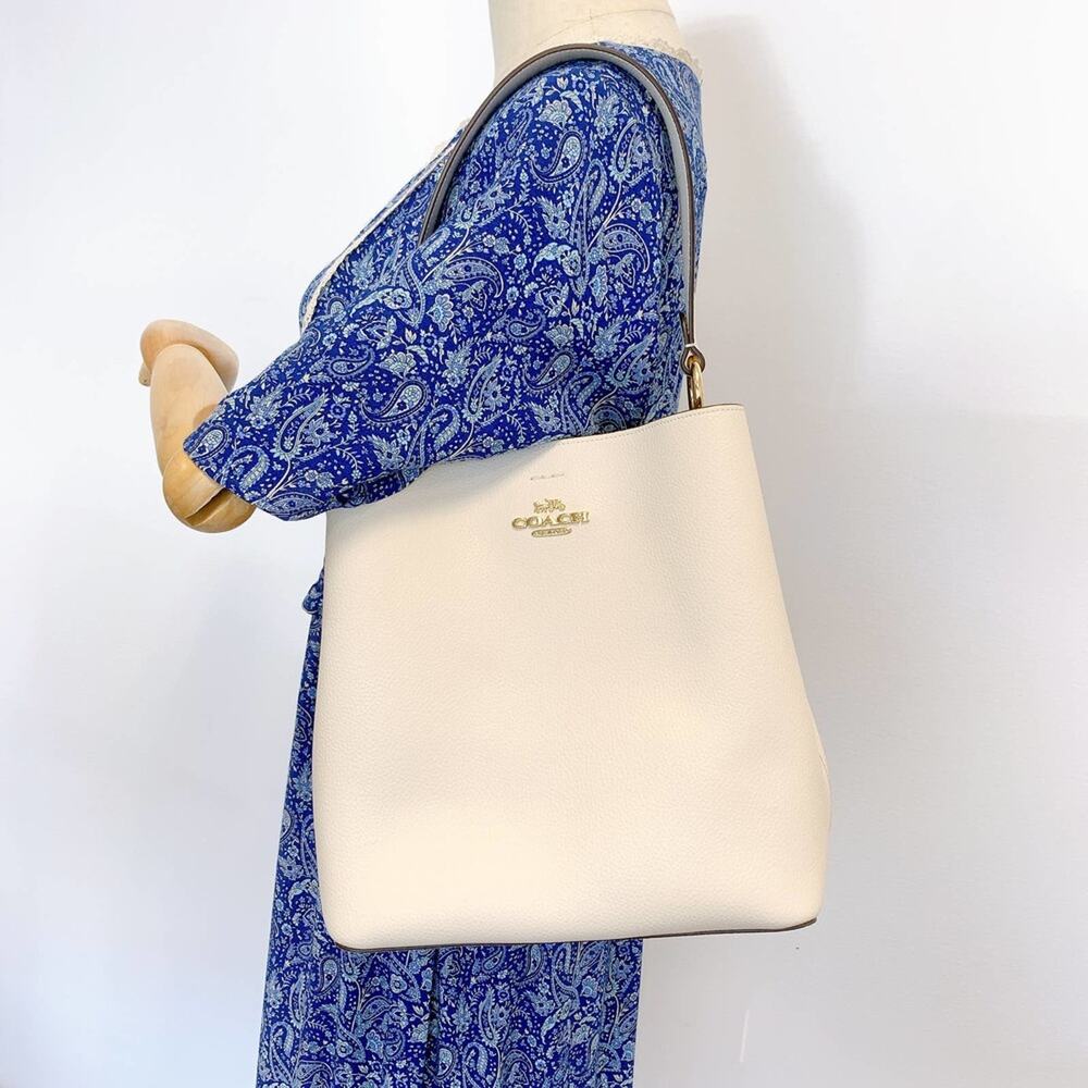 Coach 91122 Leather Town Bucket Bag in chalk - Picture 7 of 7